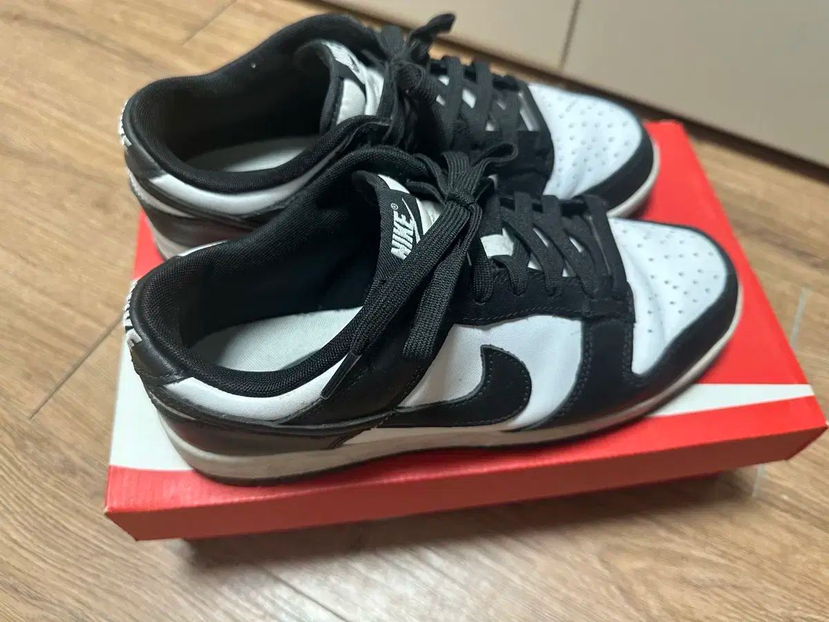 NIKE ナイキ