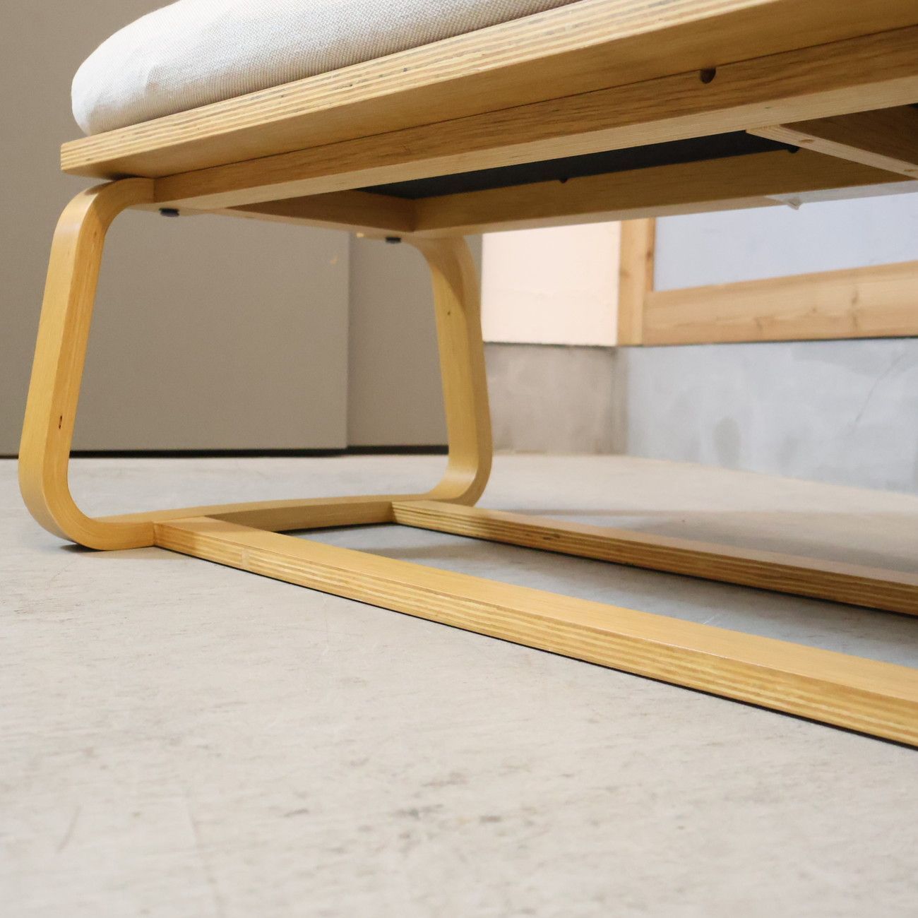 リビングでもダイニングでもつかえるベンチ