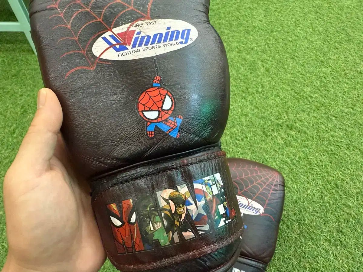 ウィニング Winning 8 ラウンド グローブ スパイダーマン 私の息子 何かが詰まった