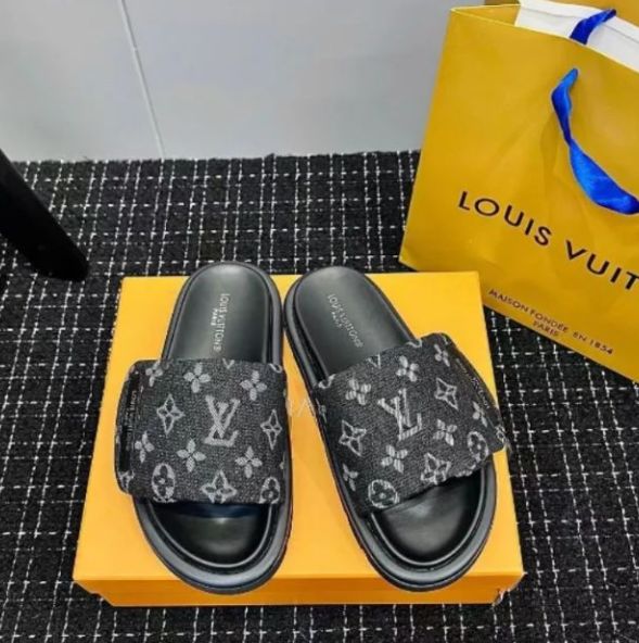 Louis Vuitton 夏新作マジックスリッパ