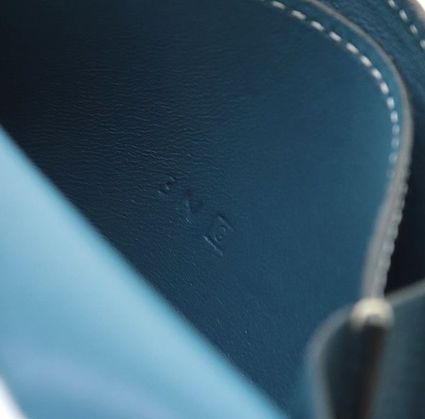 【極美品】PRADA　名刺入れ　ヴィッテロムーブ　三角ロゴ　レザー　RFID　黒 極美品】PRADA 名刺入れ ヴィッテロムーブ 三角ロゴ レザー RFID