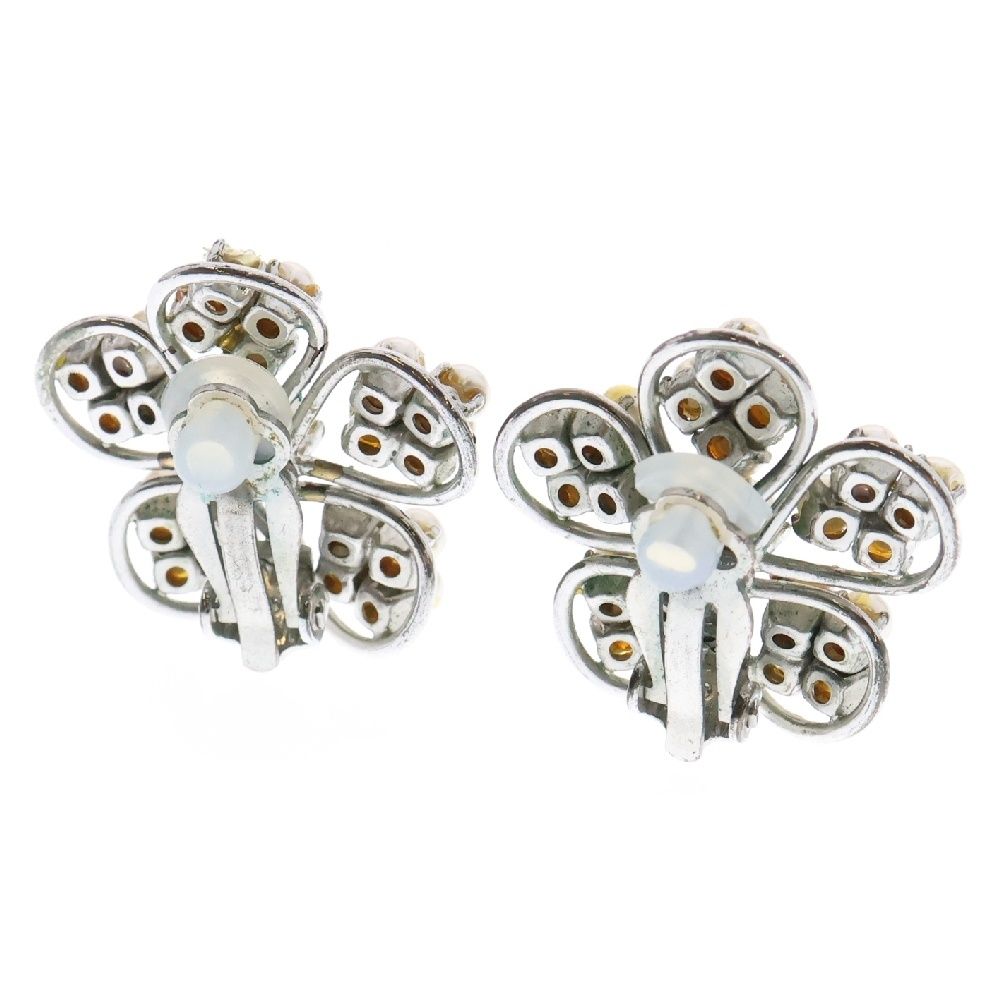 CHANEL (シャネル) フラワーモチーフ カメリア イヤリング フェイク