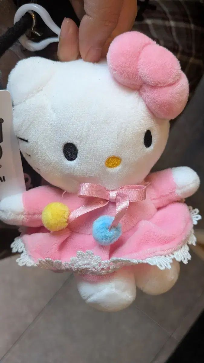 ハローキティ マスコット キーホルダー ぬいぐるみ ピンク ドレス USJ