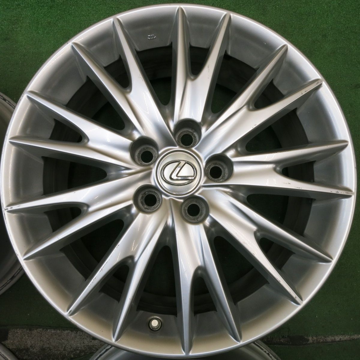 センサー付 レクサス GS バージョンL 純正 ホイール 18インチ 18×8J PCD114.3 5H 5092509HAホ