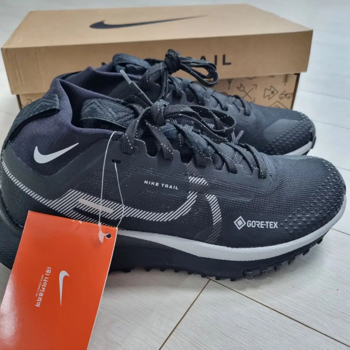 匿名配送‼ < > NIKE GORE-TEX ゴアテックス スニーカー ランニングシューズ 自由な船積みは、今買う。