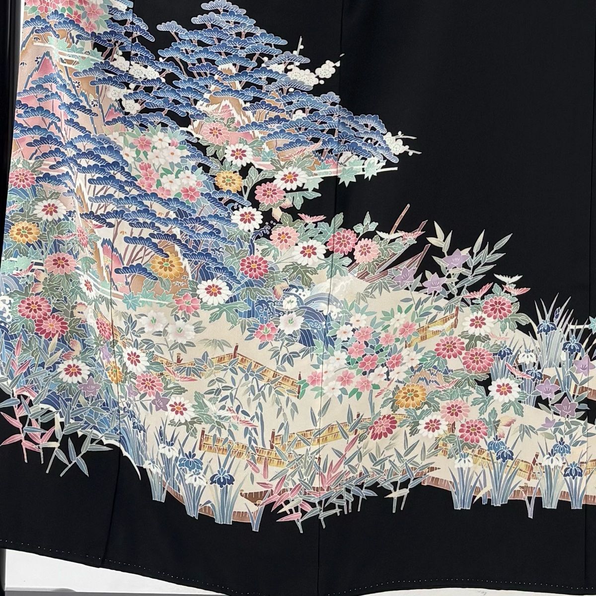 黒留袖 身丈155.5cm 裄丈63cm S 袷 落款 笠松 草花 黒 正絹 名品