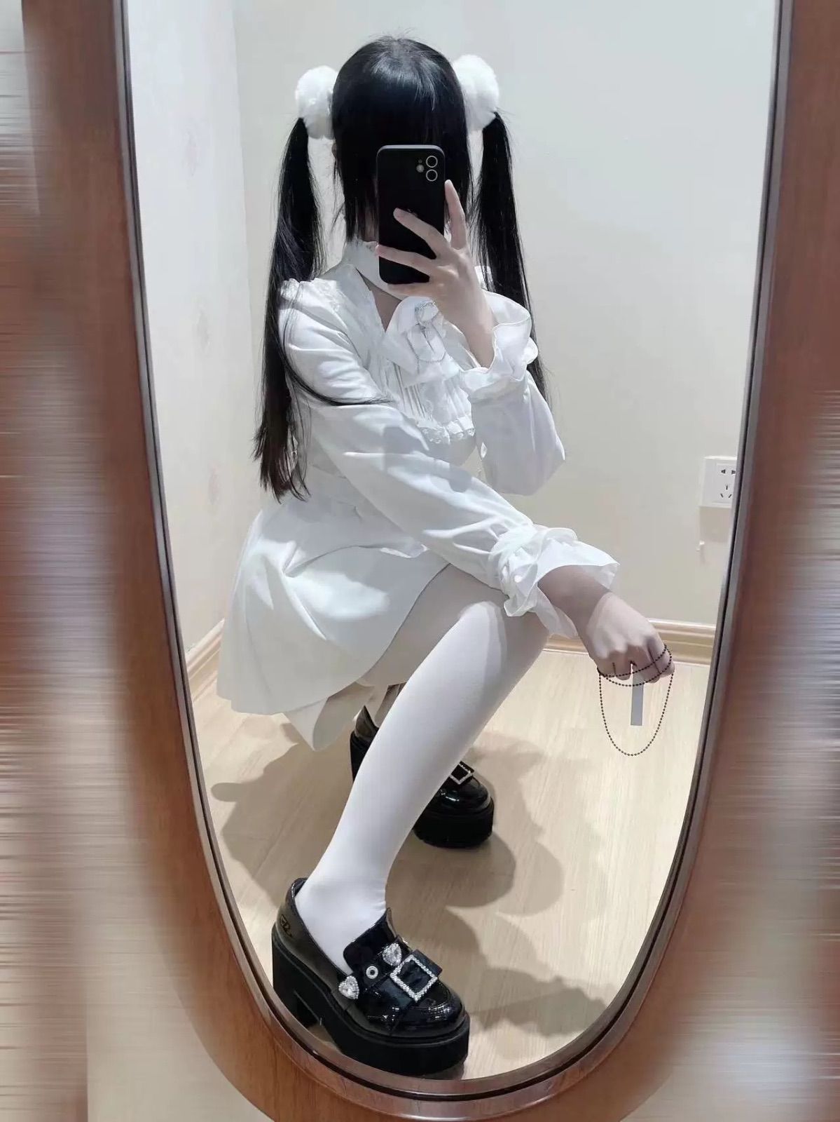 ホワイト