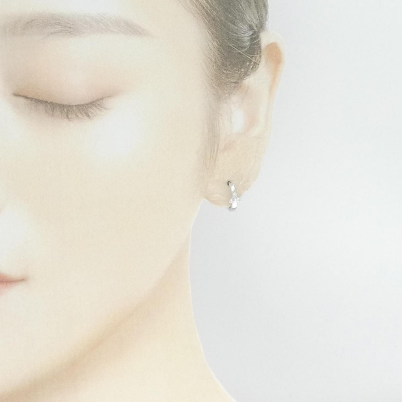 ピアス 0.14CT