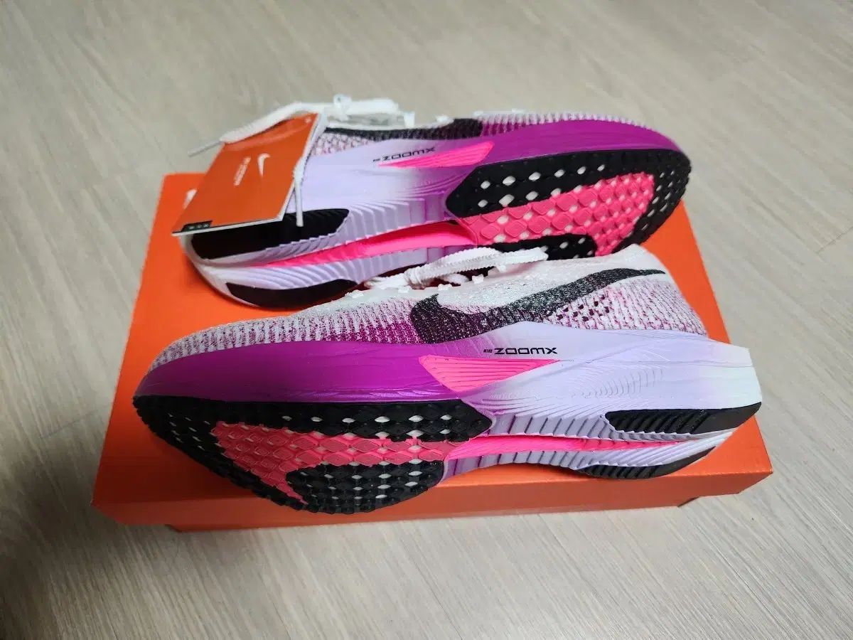 新品 W ZOOMX VAPORFLY NEXT% 3 白紫 24cm Nike ZoomX Vaporfly Next