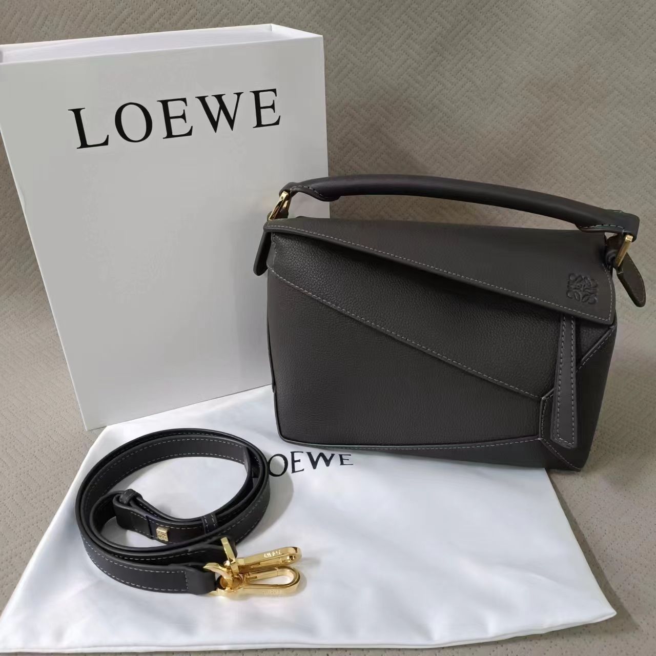 【極美品】LOEWE ロエベ ショルダーバッグパズルバッグ