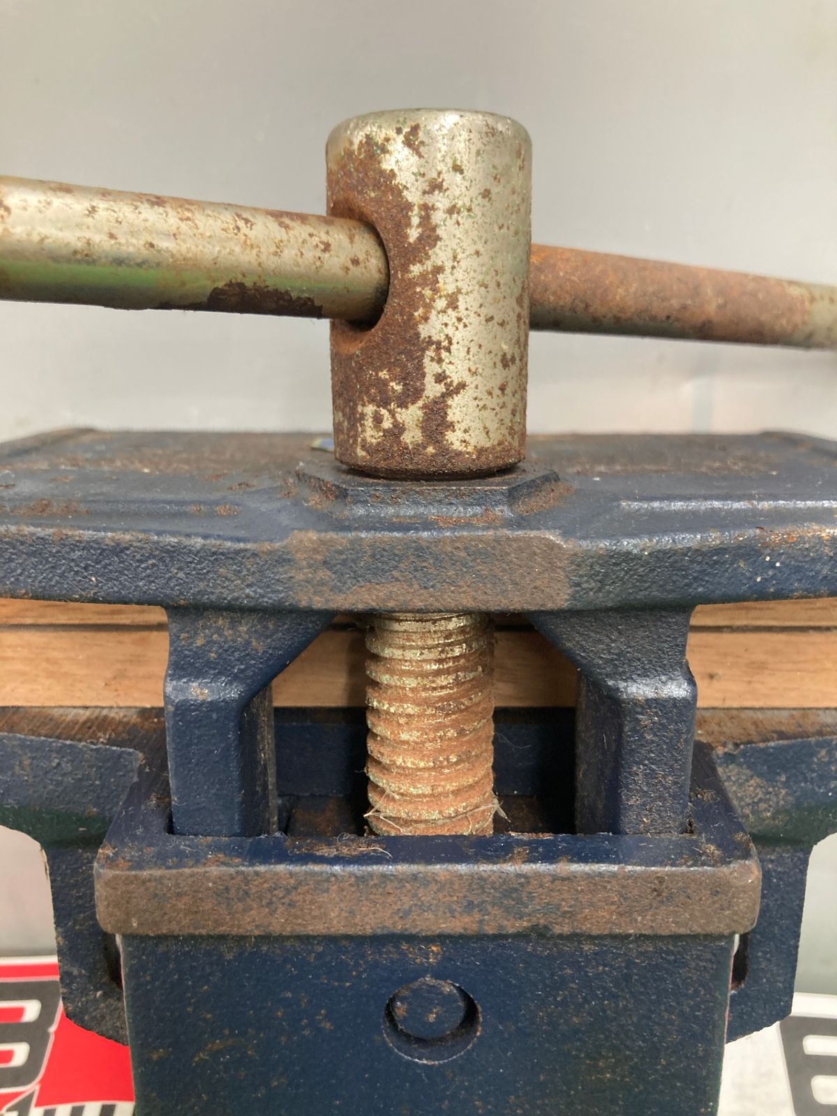 品 0922 ナベヤ 木工用バイス 台下型 GW180 IT28BHG4Y4BY HRDEVELOPMENT_JP