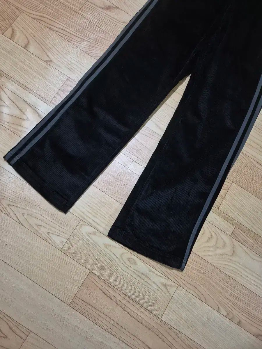 adidas アディダス