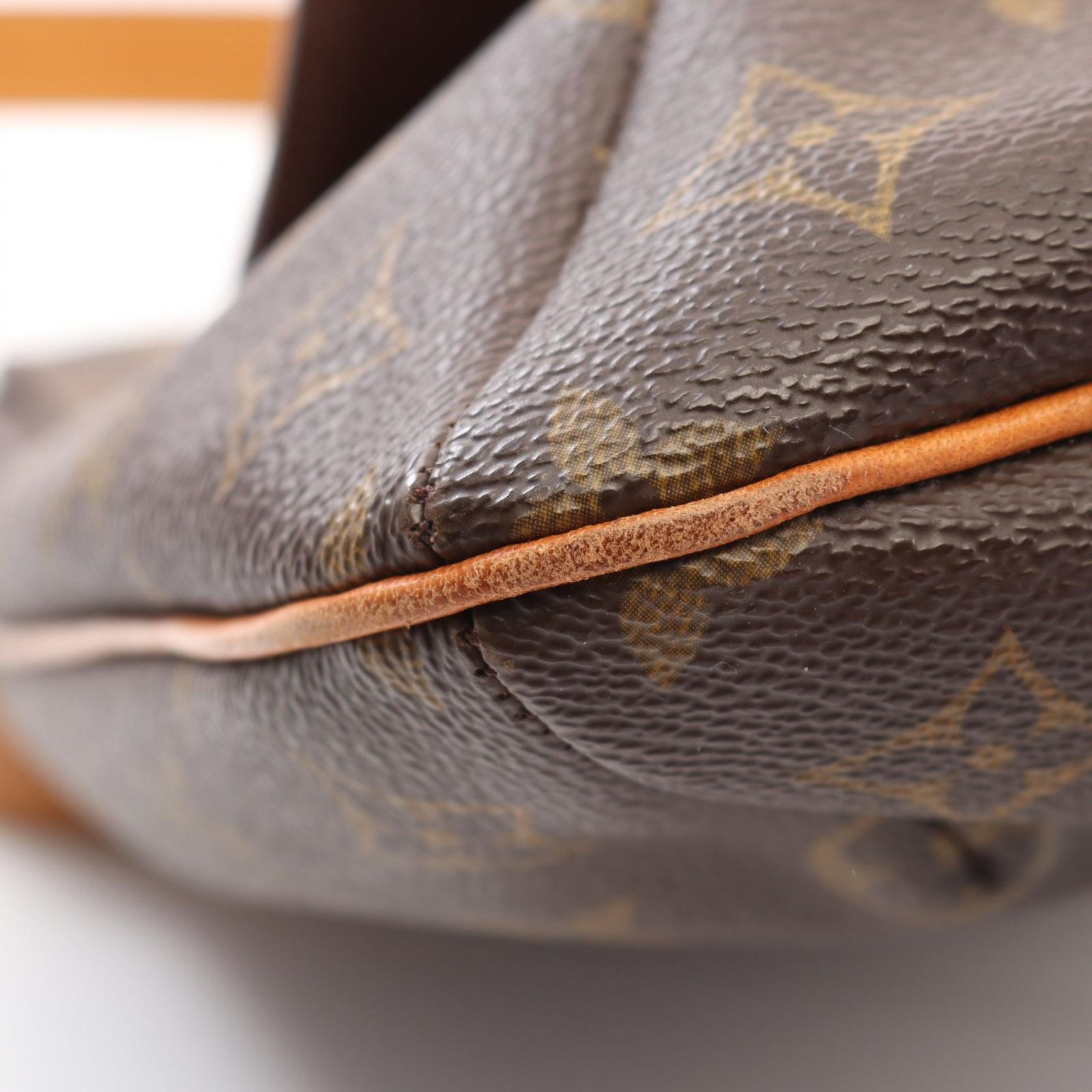 VUITTON ルイ