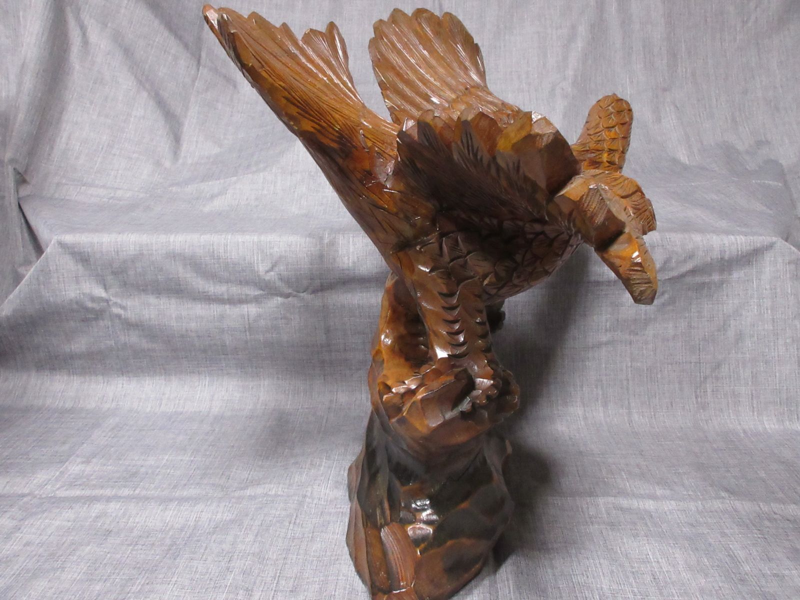引き取り限定】 木彫り 鷹の置物 レトロ アンティーク 飾り物 大型-