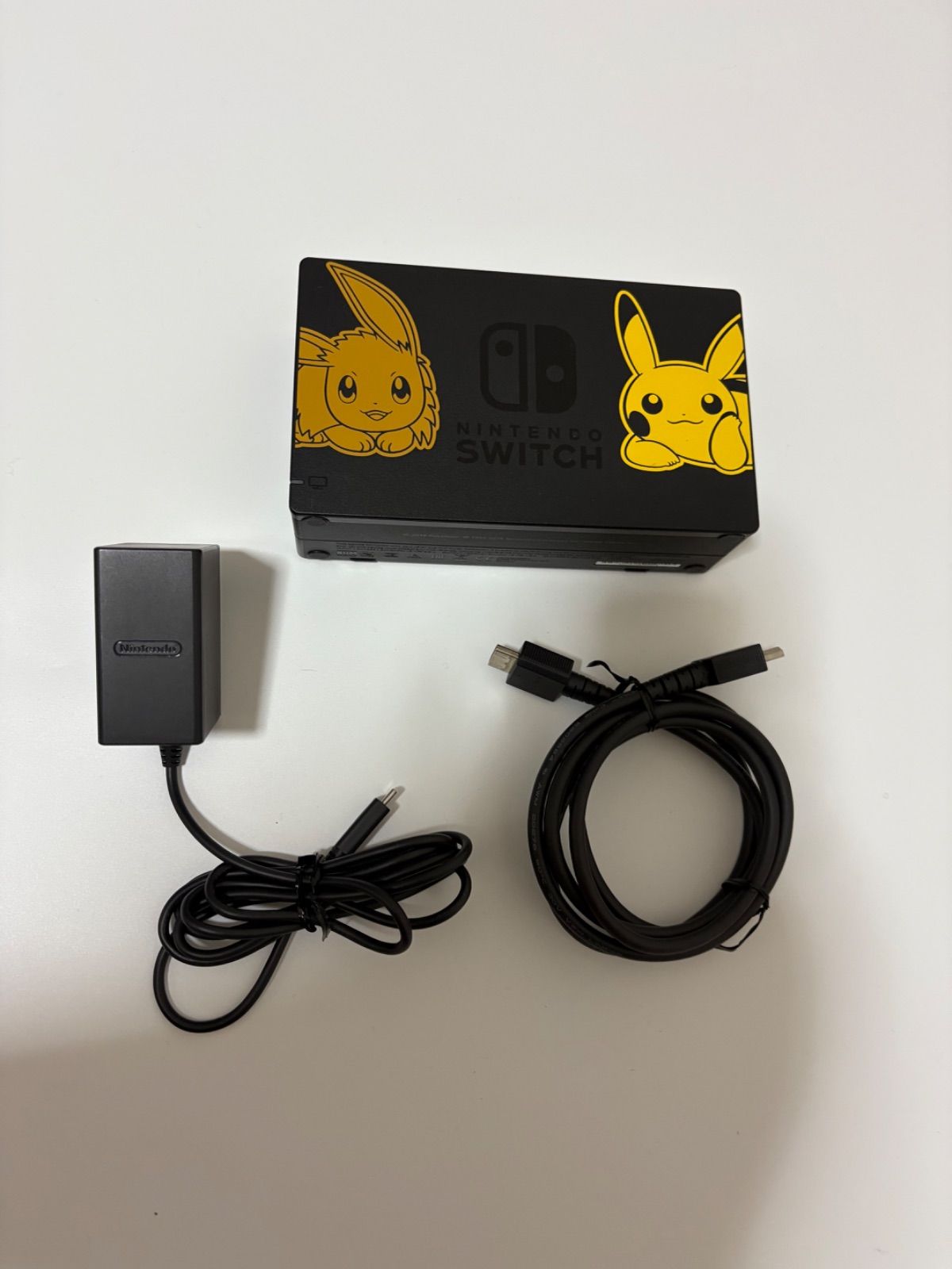 Nintendo Switch 本体とドック　イーブイエディション 限定モデル】Nintendo Switch 本体 ピカブイモデル ドック付き