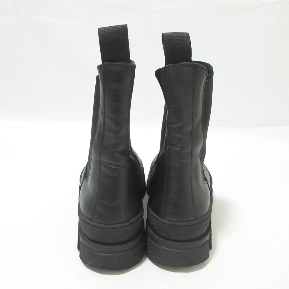 CHELSEA BOOTS