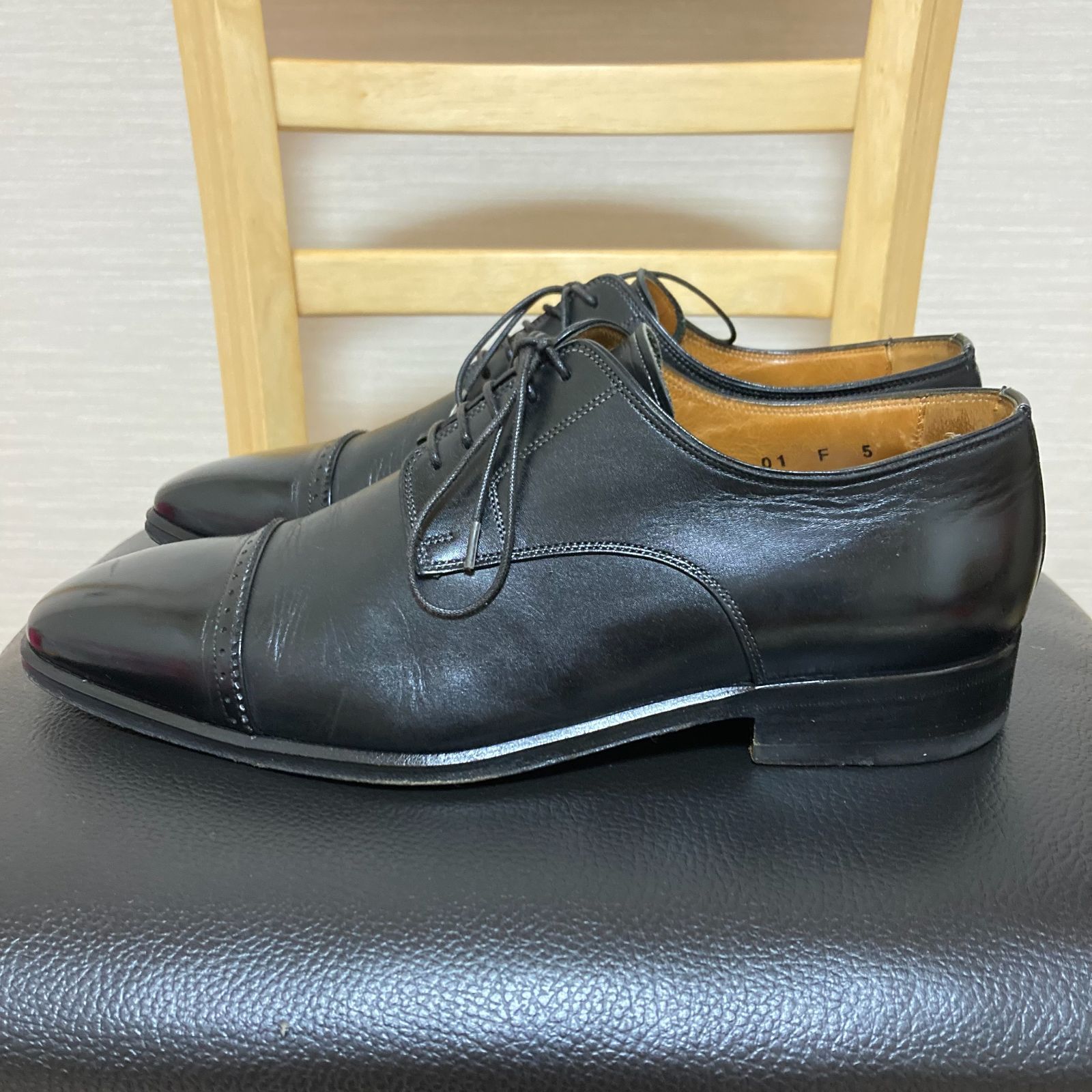 サントーニ Santoni 靴 24cm 黒 ビジネスシューズ 外羽根式 本革 レザー 男性用 メンズ イタリア製 5 F