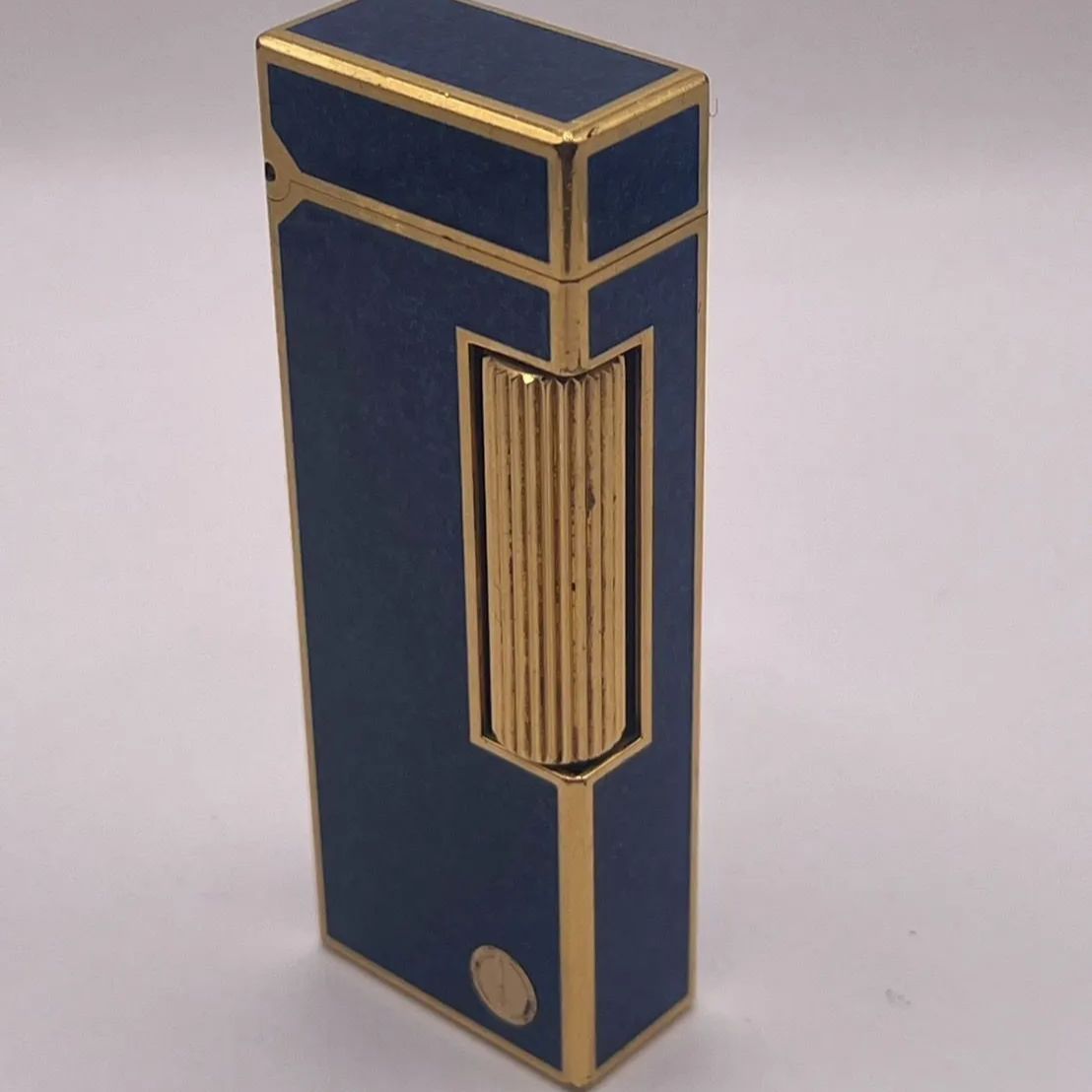 ◎ ライター Dunhill ダンヒル ガスライター 喫煙具 タバコ 金 青 ゴールド GOLD ブルー イギリスメーカー 有名ブランド 英国 ダンヒルライター ダンディ 大人 ずっしり 重量感 メタリック レトロ風 昭和