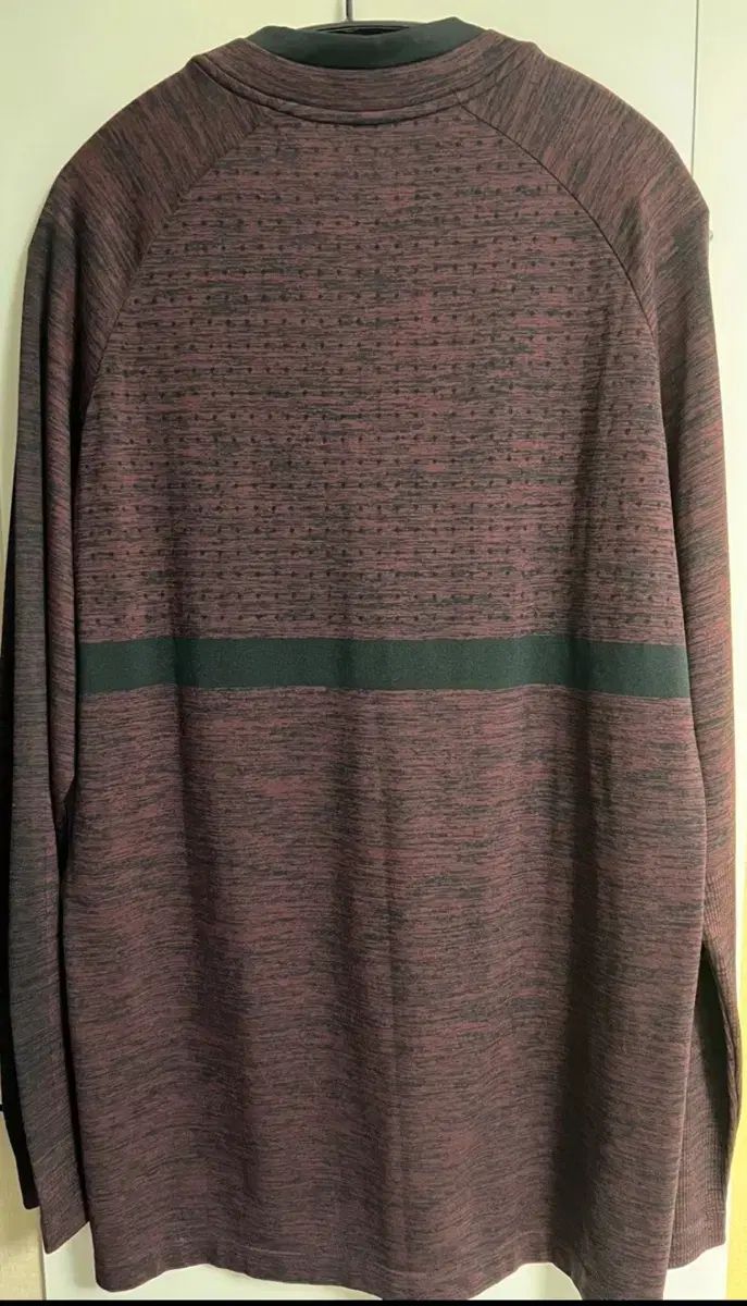 長袖Tシャツ