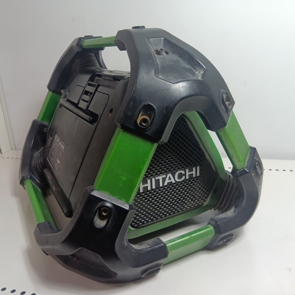 厚みのある HiKOKI ハイコーキ ﾊﾞｯﾃﾘｰ式ﾗｼﾞｵ 14.4V 18V UR18DSDL グリーン AM 522-1629 FM 76-108MHz 今なら全品配達料金無料！