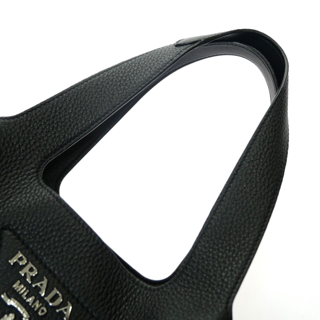 未使用品】PRADA プラダ ヴィッテロダイノ ソフトレザー ミディアム 