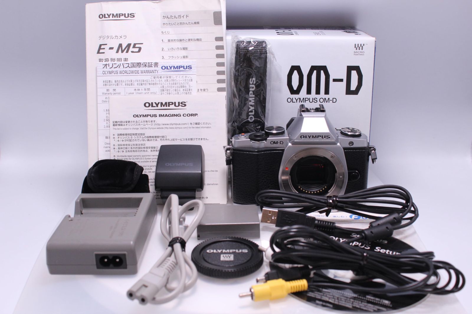 OLYMPUS ミラーレス一眼 OM-D E-M5 ボディ シルバー 1605万画素 防塵 防滴 OM-D E-M5 BODY SLV