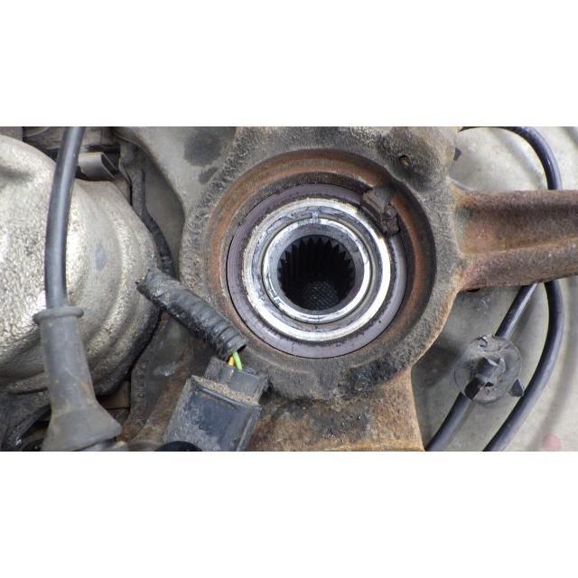 5AA-B47W 右フロントナックルハブ