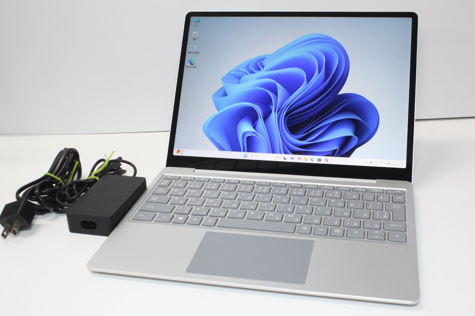 Surface Laptop Go 第1世代 intel Core i5|128GB|8GB ④