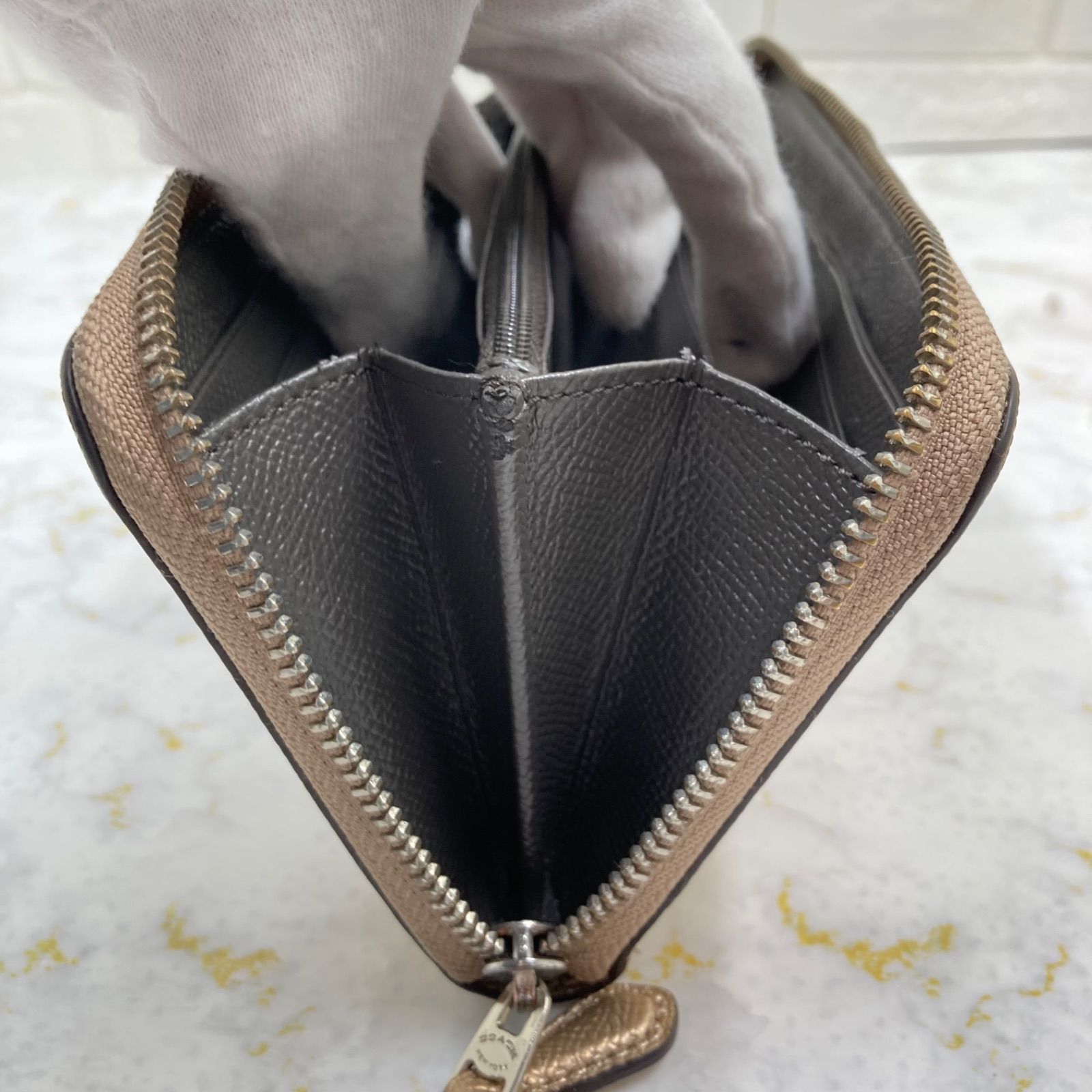 美品❣️COACH コーチ長財布レディースブランドゴールドラウンド 