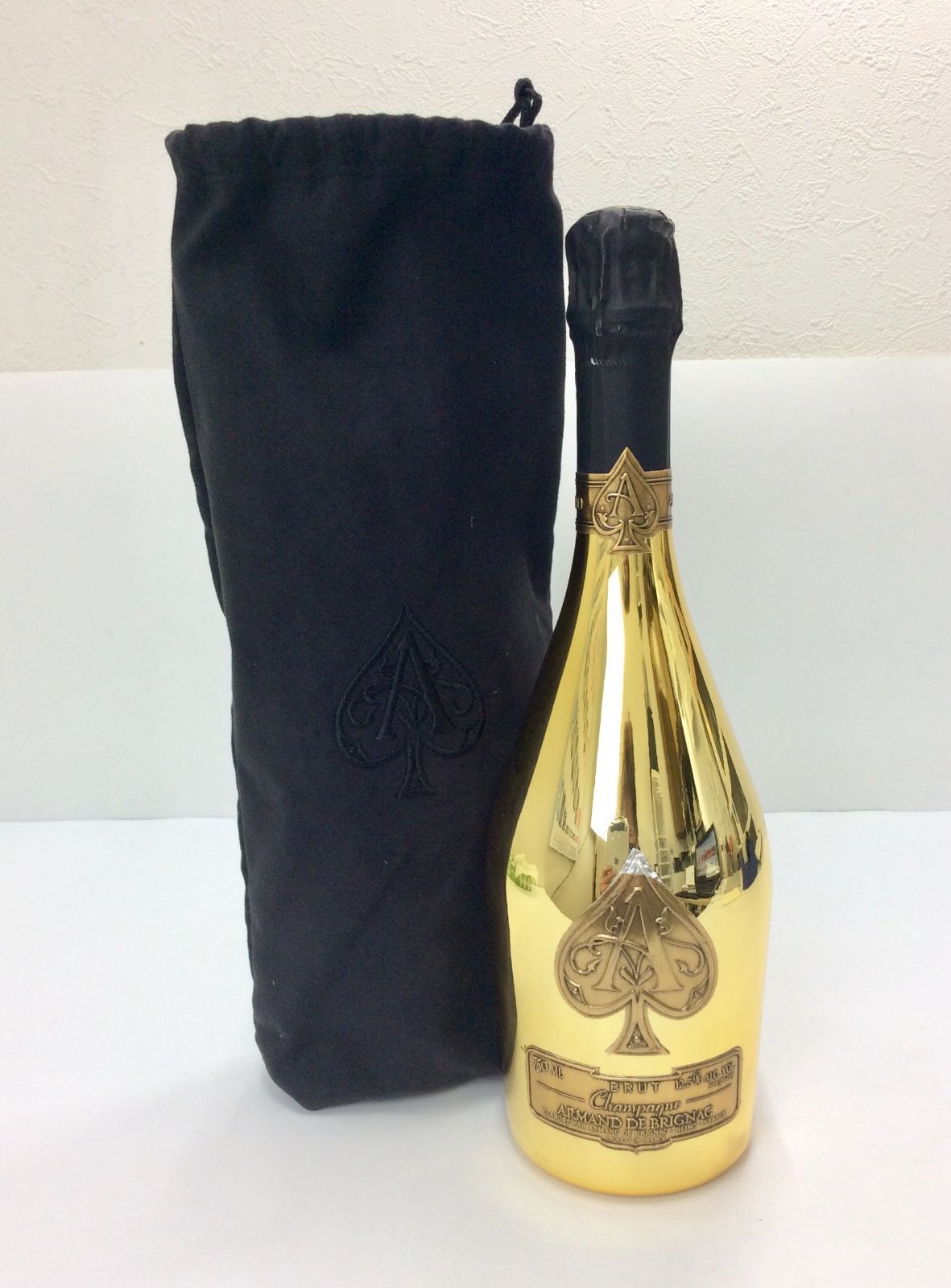 未開栓 ARMAND DE BRIGNAC アルマンドブリニャック ブリュット ゴールド シャンパン 750ml 12.5% 巾着袋付き