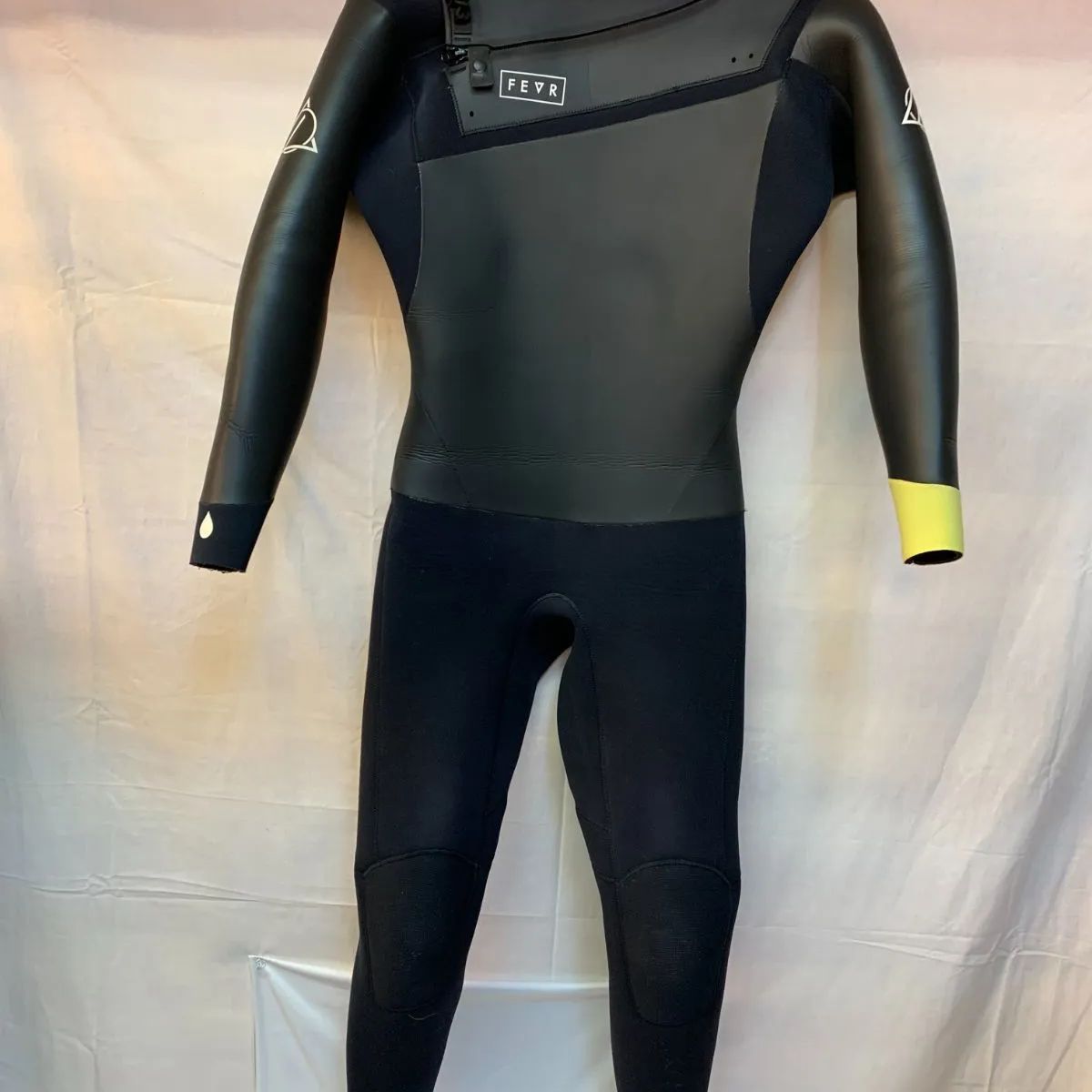 13万 FOREVER EXPERIENCE VIA RESEARCH フォーエバー エクスペリエンス ビア リサーチ FEVR ウエット スーツ メンズ ブラック M L