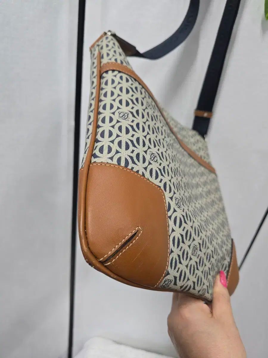 ガトスクロスボディバッグ