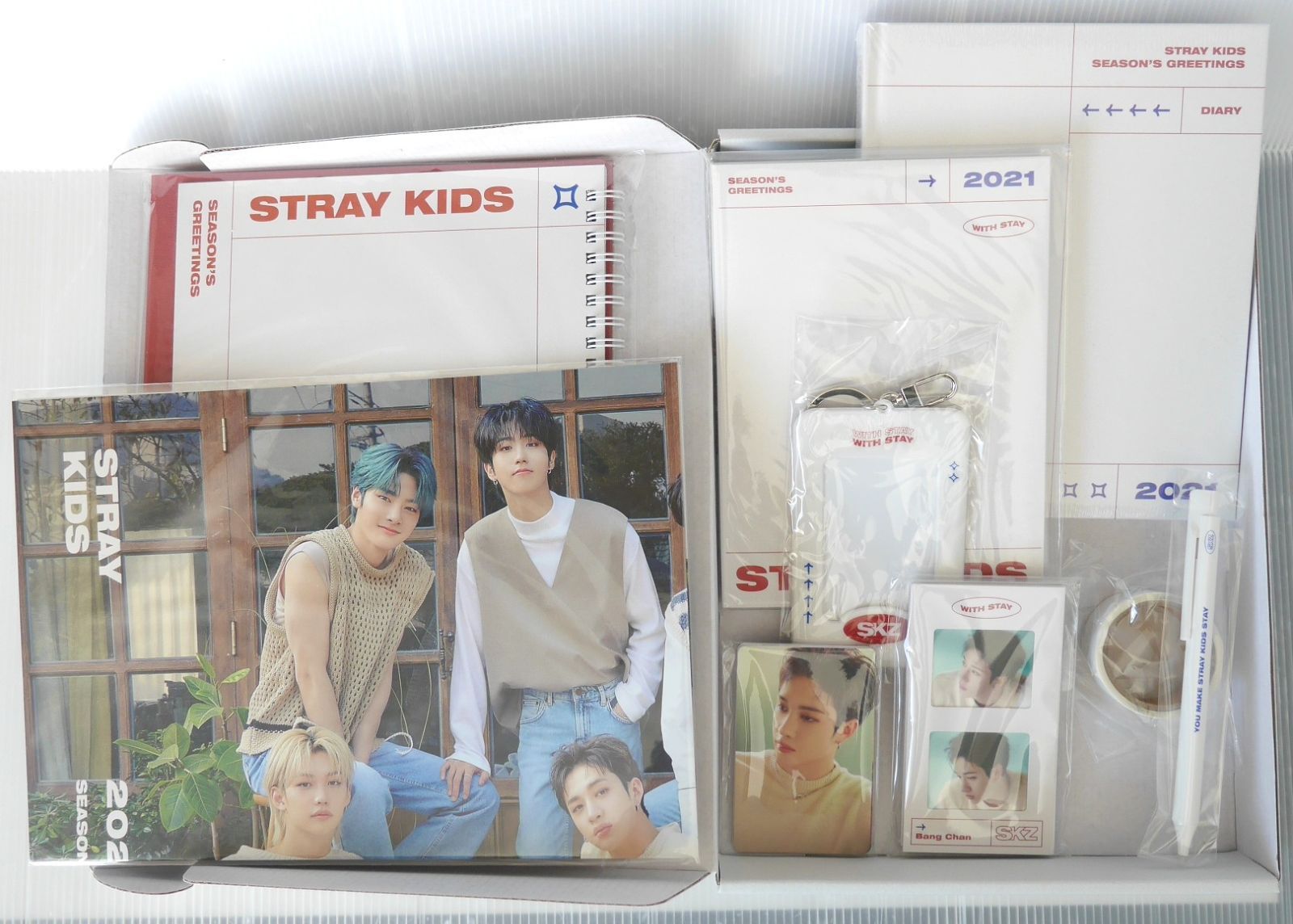 straykids スキズ シーグリ 2021 Amazon.com: Stray Kids 2021 Seasons Greetings (Incl. Package