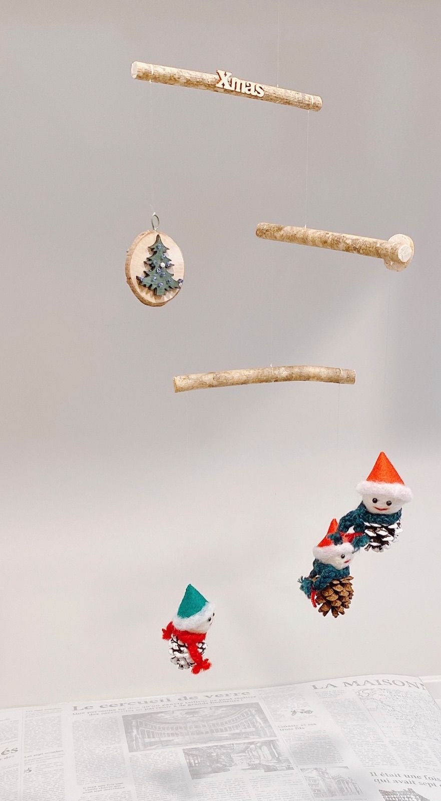 クリスマスモビール 松ぼっくりスノーマン - メルカリ