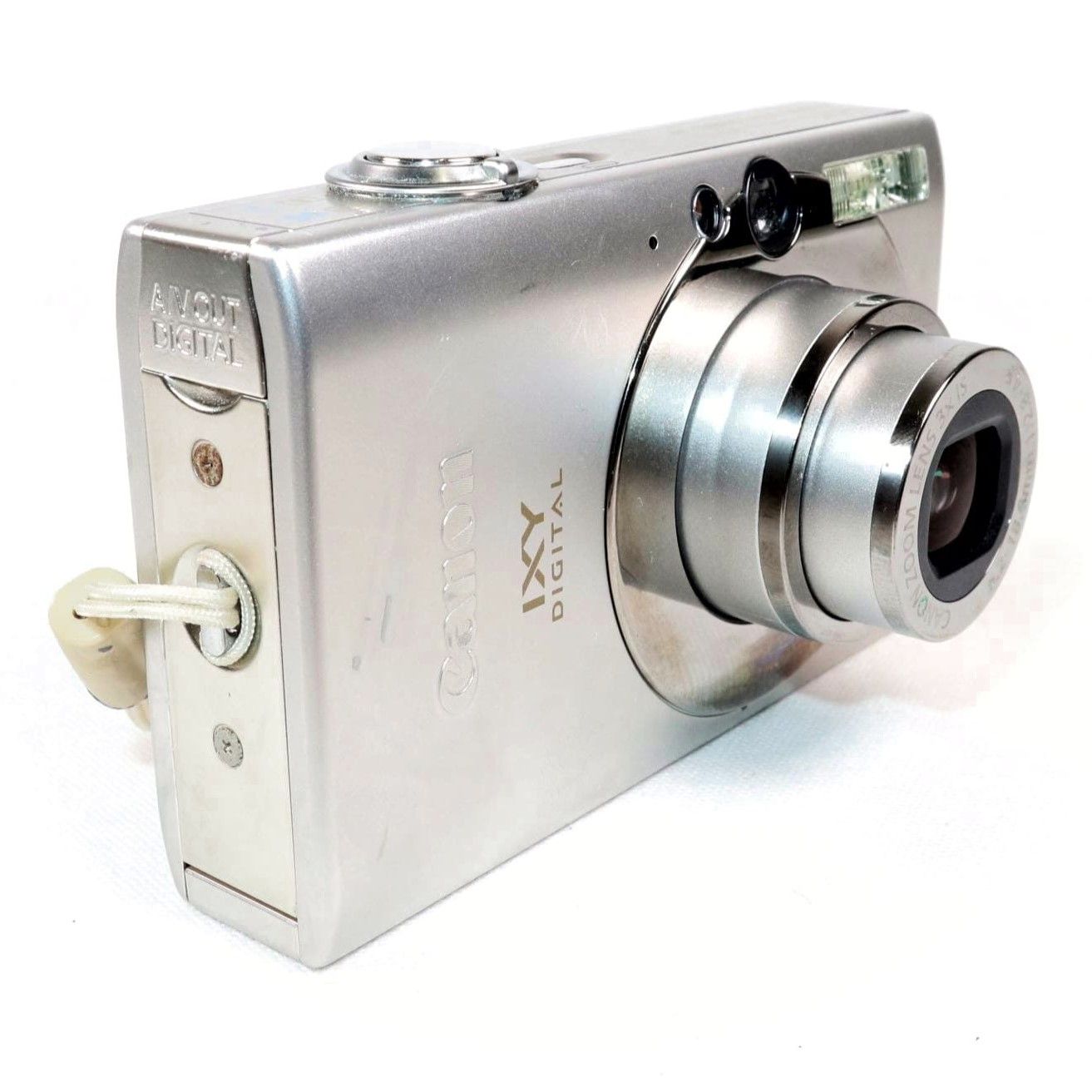 ジャンク コンパクトカメラ CANON IXY DIGITAL 25 IS シルバー キヤノン k2650 ジャンク コンパクトカメラ CANON IXY DIGITAL 25 IS シルバー