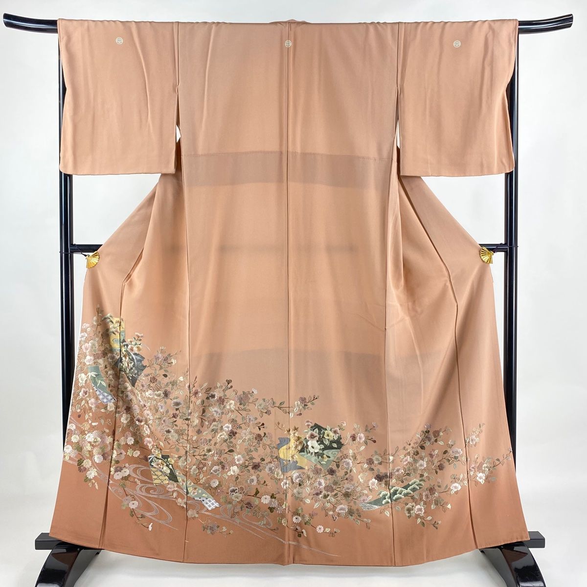 色留袖 身丈163cm 裄丈68.5cm L 袷 破れ色紙 草花 刺繍 金糸 ピンクベージュ 正絹 秀品 三つ紋