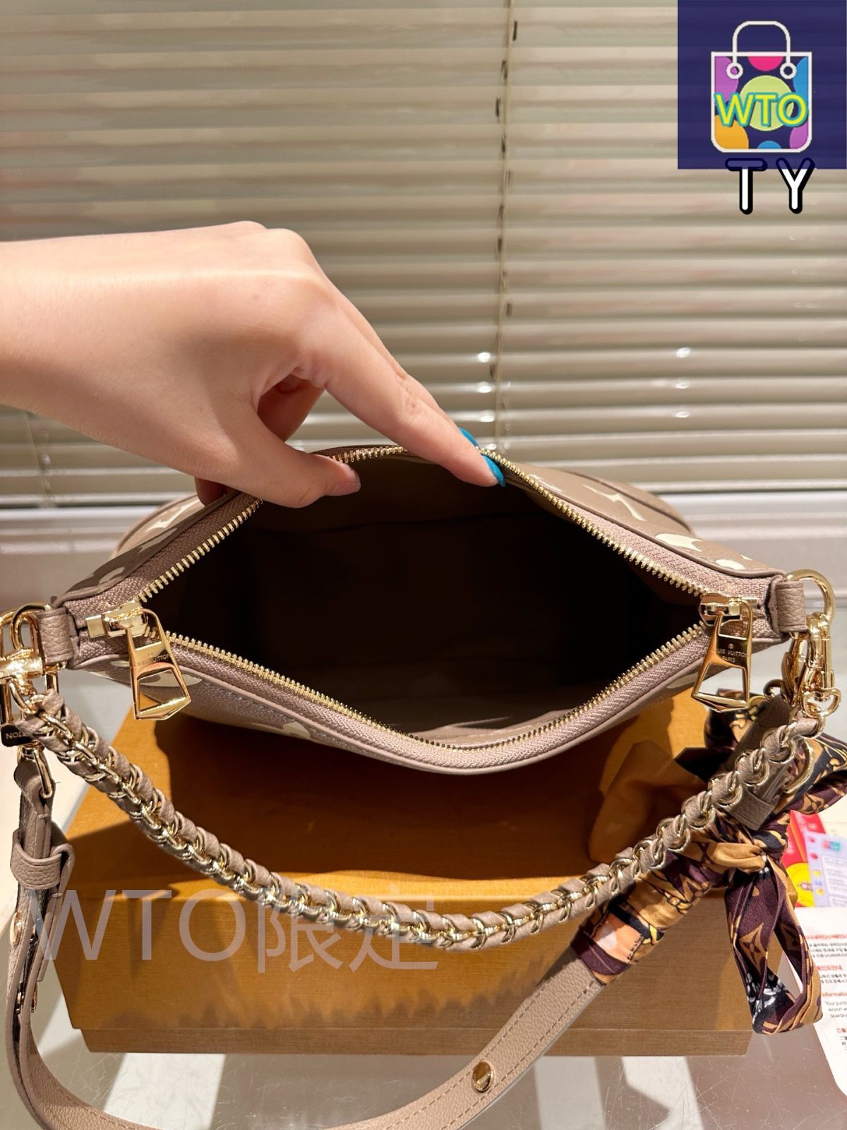 ルイヴィトン デニム#34ストライプモノグラム 今日WTO】Louis Vuitton モノグラム ハーフムーンバッグ