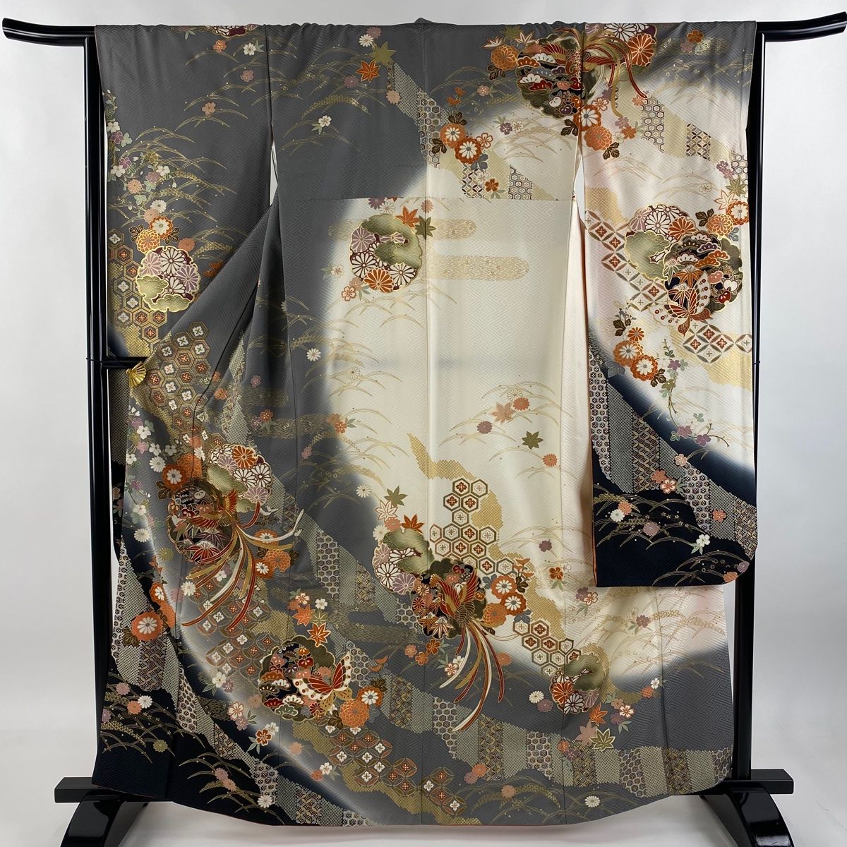 全品送料無料！ 振袖 身丈162cm 裄丈66cm M 袷 尾長鳥 雪輪 金糸 金彩 灰色 正絹 秀品 伝達力のある