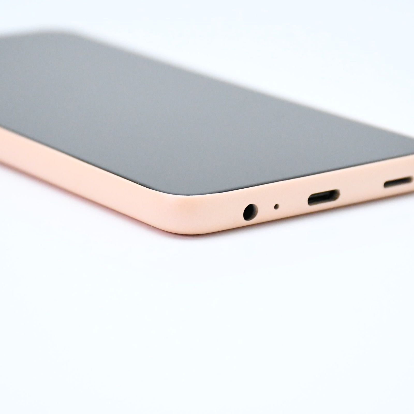 arrows We2 ライトオレンジ F-52E 64GB docomo