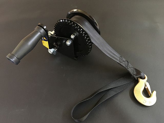 トレーラー ハンドウインチ ブラック ストラップ付き aq-h-w-1 1200 LB
