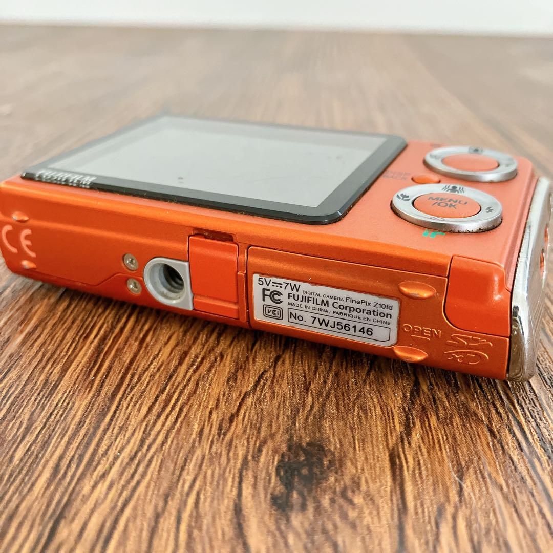 動作品 FUJIFILM FinePix Z10fd コンパクトデジタルカメラ