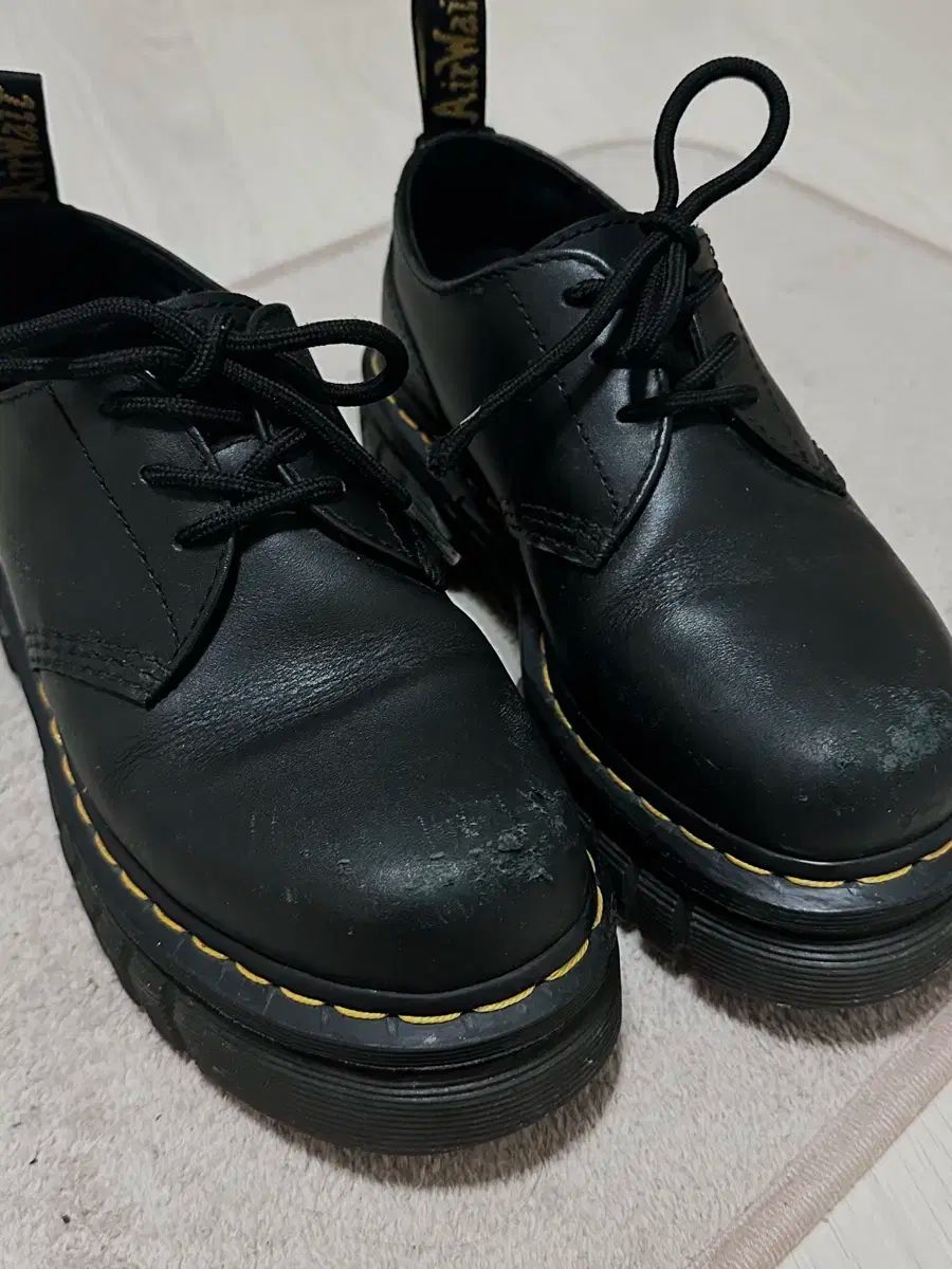 DR. MARTENS