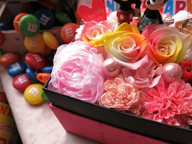 フラワーギフト 箱開けてスマイル