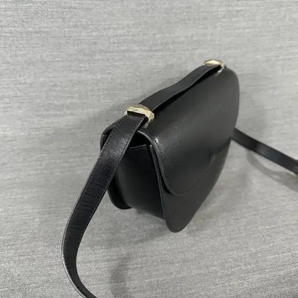 A.P.C(アー・ペー・セー) ジュネーブバッグ ブラック クロスボディ