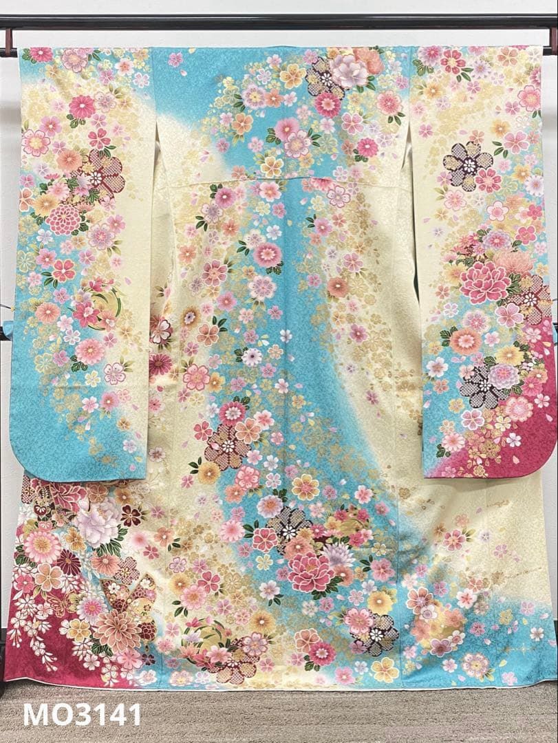 振袖 豪華 刺繍 金彩 紋意匠 牡丹 身丈166cm パールトーン加工済 