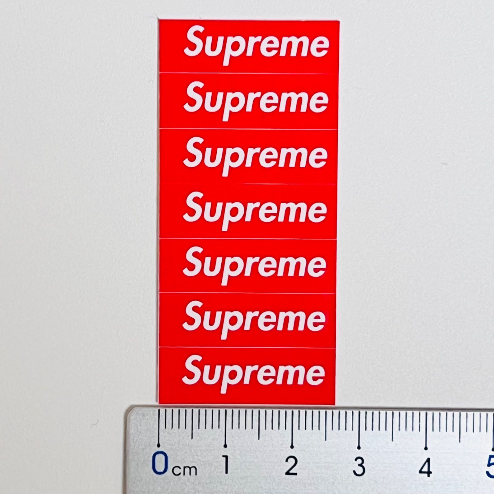 24時間以内発送】supreme ミニボックスロゴステッカー - メルカリ