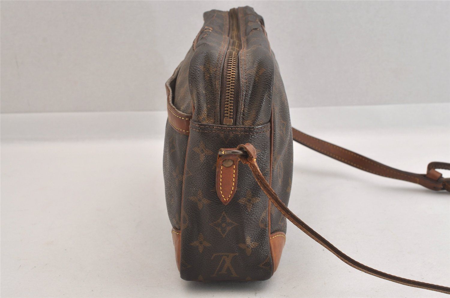 LOUIS VUITTON ルイヴィトン モノグラム トロカデロ 30