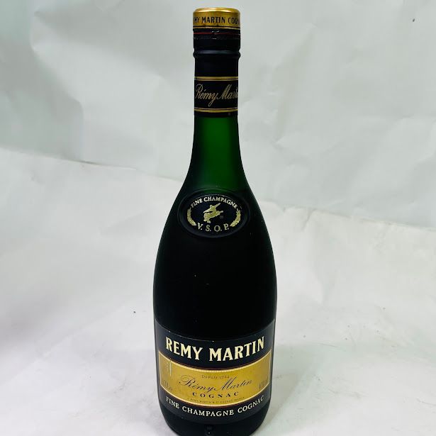 未成年の飲酒は法律で禁じられています レミーマルタン V.S.O.P 40% 700ml 箱なし