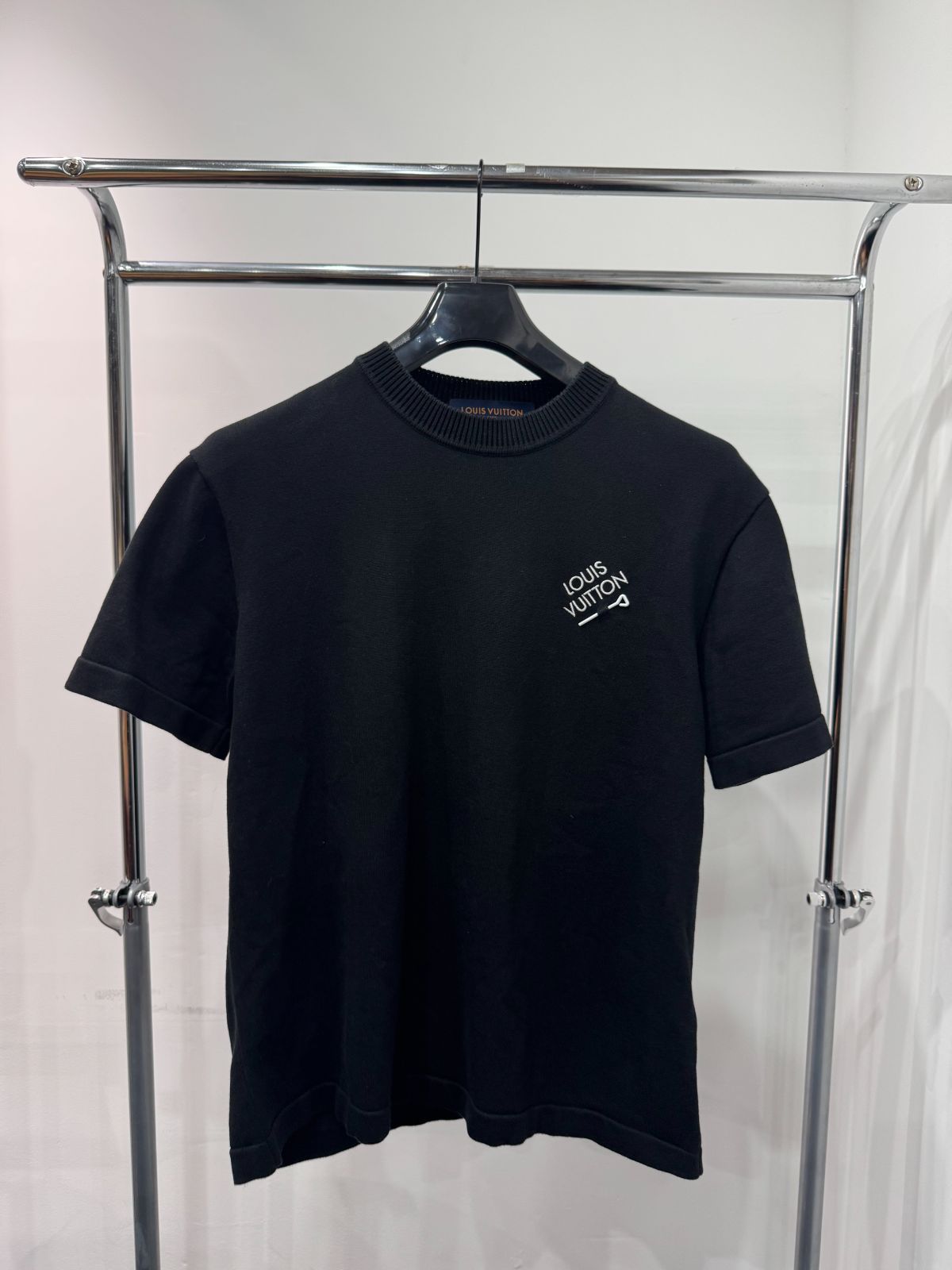 LOUIS VUITTON シグネチャー ショートスリーブ ニット 2025 ブラック コットン D25071503