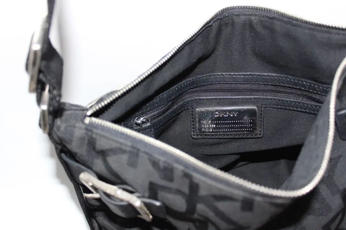 DKNY クロスバッグ